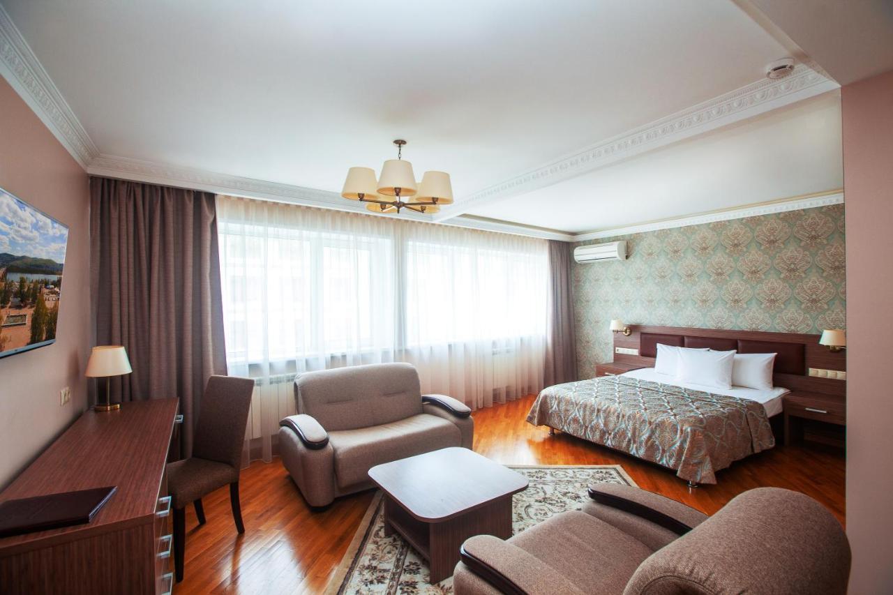 Hotel Krasnoïarsk Extérieur photo